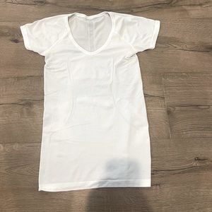 LULULEMON Swiftly Tech V Neck